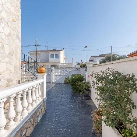 Louise By Interhome Ampuriabrava